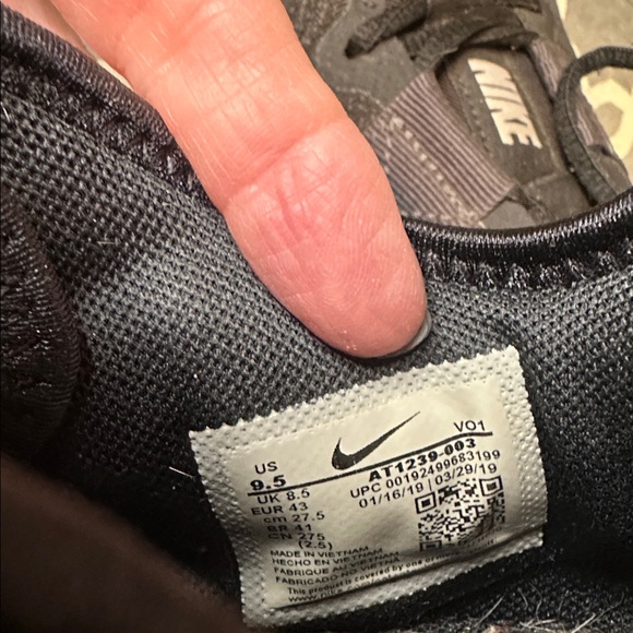 Nike Men's Black and White Varsity Compete TR 2 - Picture 3 of 6